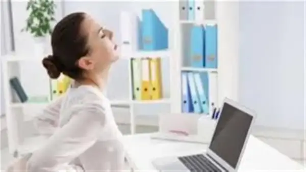 مخاطر الجلوس الطويل: كيف يؤثر الثبات لفترات ممتدة على صحة القلب والأوعية الدموية؟