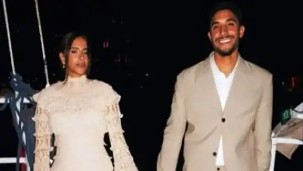 مرموش يعزز صورته العامة بنشر لحظات من حياته مع خطيبته جيلان الجباس من أسوان