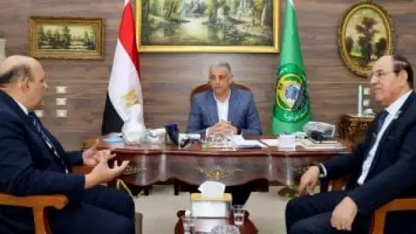 معسكر دولي مرتقب.. محافظ الإسماعيلية يبحث مع اتحاد الكونغ فو خطة الاستضافة وفود الأندية