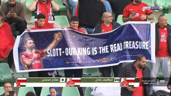 من مدرجات أغادير.. رسالة عائلة مصرية لمدرب ليفربول بشأن محمد صلاح في المغرب