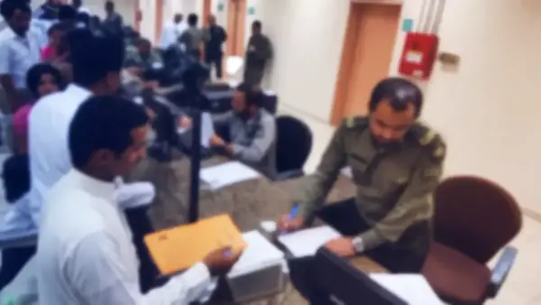 مهلة 30 يوماً.. الجوازات السعودية تتيح للمقيمين تفادي الغرامات المالية قبل الانتهاء