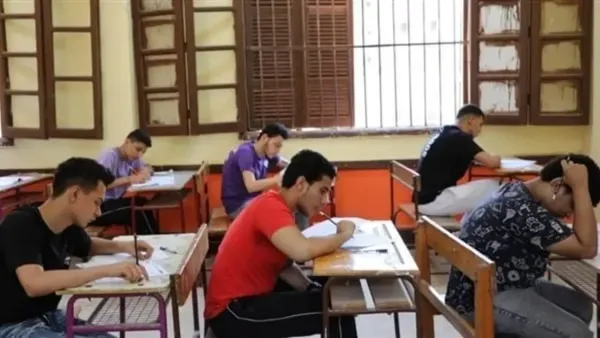 موعد امتحانات الثانوية العامة 2026 لشعبتي العلمي والأدبي وتأثير الجدول الجديد على الطلاب