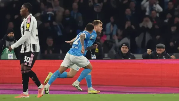 نابولي يحقق فوزه الثامن توالياً على يوفنتوس في معقل الأخير بثبات كونتي القيادي