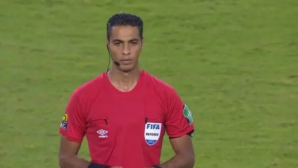 نجم منتخب فلسطين محمد صالح يهاجم الحكم أمين عمر بعد أحداث مباراة مثيرة