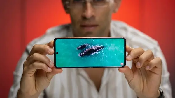 هاتف Motorola Razr القابل للطي أصبح بنصف الثمن قبل انطلاق الجمعة السوداء