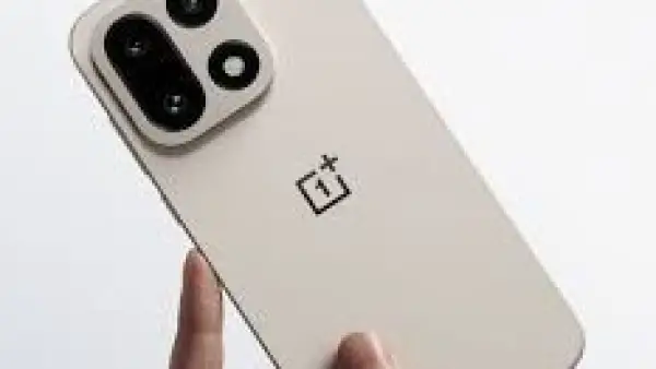 هاتف OnePlus 15 يعيد تعريف الهواتف الرائدة بمواصفات قوية وسعر ينافس الفئة المتوسطة.