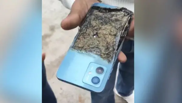 واقعة مرعبة.. انفجار هاتف موتورولا بشكل مفاجئ داخل جيب مستخدمه في فيديو صادم