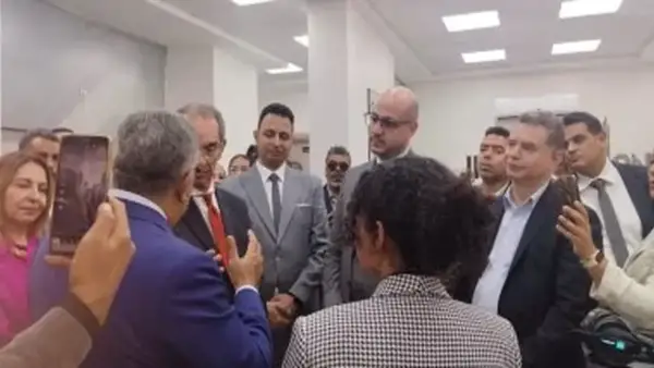 وزير الاتصالات يزور مقر القمم بالمنصورة لتعزيز جهود التحول الرقمي