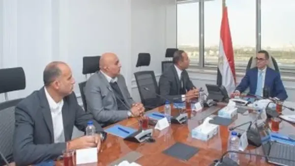 وزير الاستثمار يتباحث مع أبو غالي موتورز لتعزيز توطين صناعة الدراجات النارية