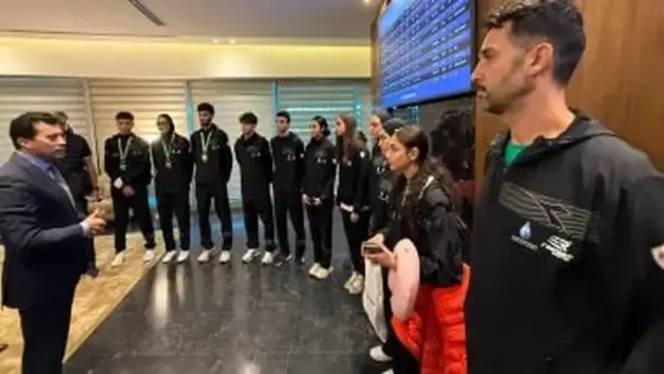 وزير الرياضة يحتفي بأبطال التايكوندو بعد تحقيق إنجاز تاريخي في بطولة العالم
