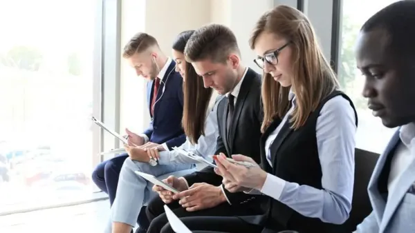 وظائف شاغرة في بنك حكومي تستقبل المتقدمين من خارج خريجي كلية تجارة وتحدد الشروط والمسؤوليات بوضوح