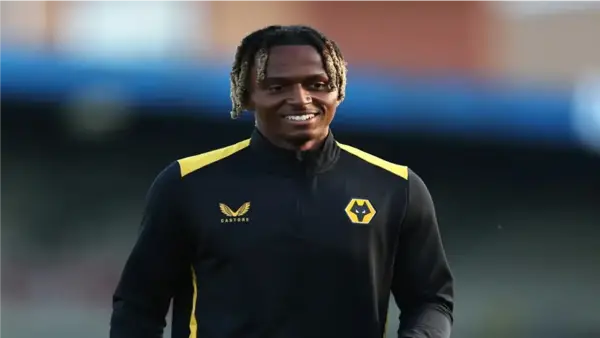 وفاة إيثان ماكلويد نجم الدوري الإنجليزي الشاب في حادث سير على طريق M1 عن عمر 21 عاماً