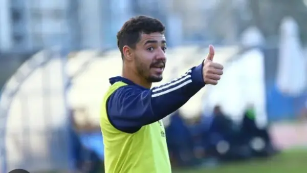 وفاة والد زياد طارق لاعب الأهلي السابق تعيد تسليط الضوء على تحديات الرياضيين في مواجهة الأزمات الشخصية