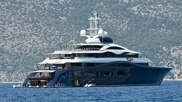 يخت مارك زوكربيرج الفاخر بقيمة 300 مليون دولار يثير جدلاً بيئياً بسبب استهلاك الوقود الضخم