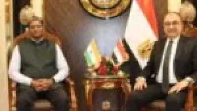 استثمارات هندية مرتقبة.. وزير قطاع الأعمال يبحث فرص التعاون مع سفير نيودلهي القاهرة