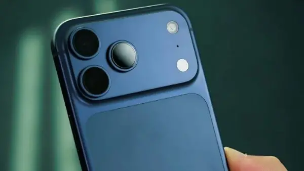 تقنية الكاميرا المدمجة.. تصميم آيفون 20 برو يغير شكل شاشات الهواتف الذكية بلمسة ثورية
