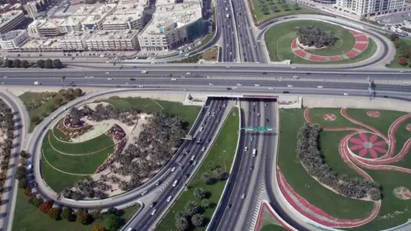 رادارات القاهرة الجديدة.. تفاصيل منظومة الكاميرات السرية لضبط مخالفات السائقين في الشوارع