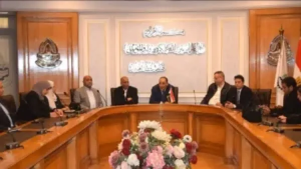 شعبة الطاقة المستدامة توثق تداعيات وقف آلية صافي القياس بمذكرة رسمية لغرفة القاهرة