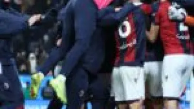 مواجهات حاسمة.. جدول مباريات الإثنين والقنوات الناقلة لقمم المنافسات الكروية الدولية