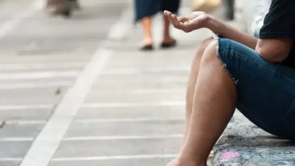 ضبط 11 شخصًا.. تفاصيل استعباد أطفال للتسول في مناطق متفرقة بالقاهرة