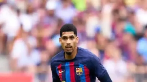 إجازة مفتوحة لأراوخو بعد تصاعد الضغوط في برشلونة