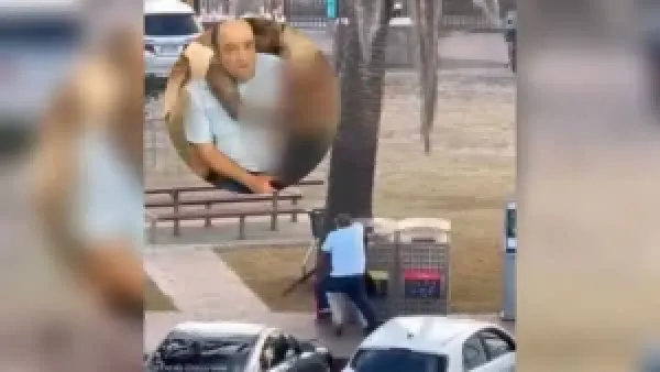 أحمد الأحمد يوقف هجوم سيدني على مجمع يهودي ويكسب إشادة ترامب