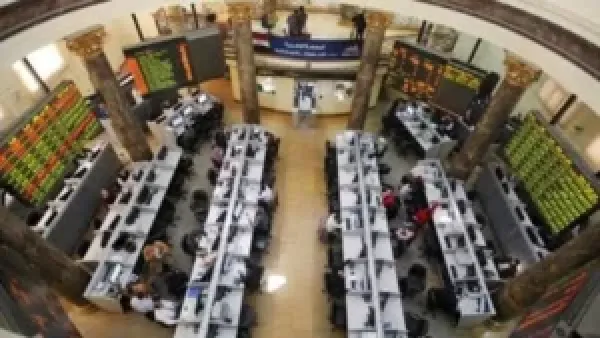 خسائر سوق الأسهم بقيمة 38.8 مليار جنيه تتسبب في تراجع المؤشرات خلال أسبوع شديد الانخفاض