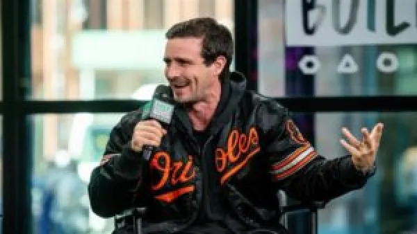 صدمة في هوليوود.. رحيل نجم مسلسل The Wire منتحرًا عن عمر 46 عامًا