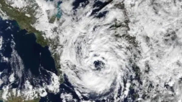 العاصفة بايرون تتقدم نحو الشرق الأوسط: مصر تواجه توقعات دقيقة للتأثر أو عدمه