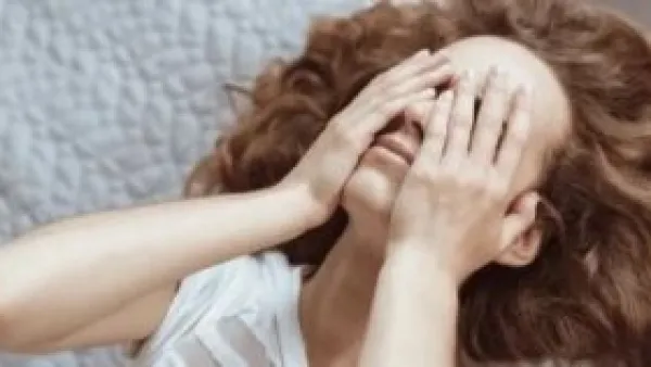 6 عادات يومية بسيطة تهزم الطاقة السلبية وتعزز صلابتك النفسية أمام الضغوط.