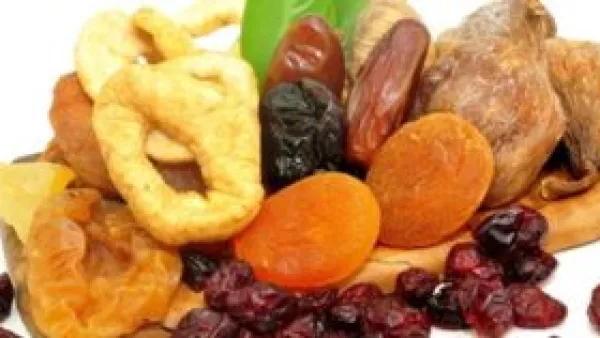 سكر خفي يهدد مرضى السكري.. 4 أنواع من الفواكه المجففة يجب الحذر منها