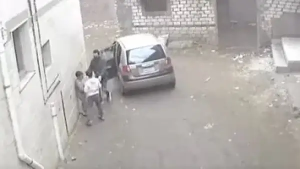 بسبب خلافات عائلية.. تفاصيل محاولة خطف طفل بسيارة والقبض على والده بكفر الشيخ