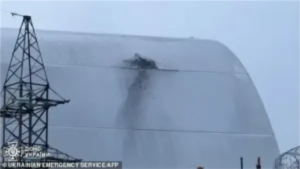 تسرب إشعاعي محتمل في تشيرنوبيل عقب انهيار جزئي للدرع الواقي للمفاعل رقم 4