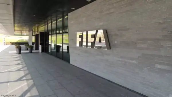 15 ناديًا سعوديًا يخرجون من دوري روشن بعد قرارات فيفا وعقوبات تشمل الشباب وضمك