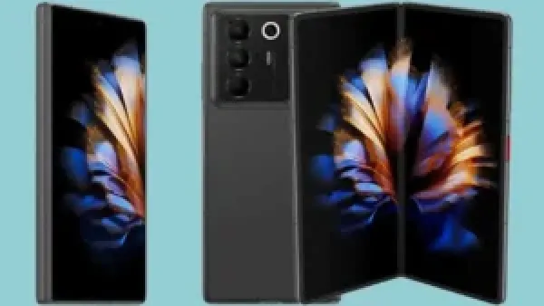 ZTE تكشف عن هاتف طي فاخر ينافس بقوة في 2024