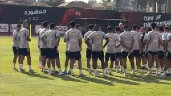 محاضرة بالفيديو من توروب للاعبي الأهلي تركز على الاستراتيجية لمواجهة الجيش الملكي