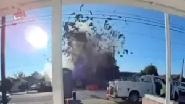 انفجار غاز في حي سكني بكاليفورنيا يخلّف دمارًا واسعًا وإصابات متعددة