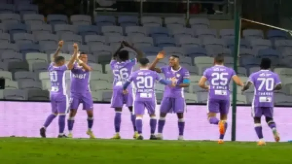 مباراة العين وكلباء: تفاصيل التشكيلة ومواعيد النقل المباشر للمواجهة المقبلة