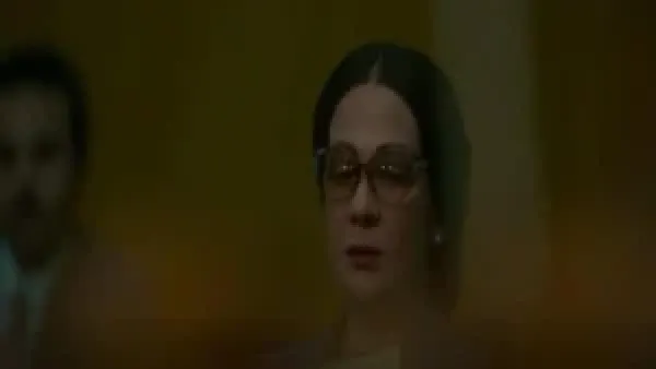 عرض فيلم «الست» على برج خليفة يجمع نجومه في لحظة احتفاء وتحظى برد من منى زكي