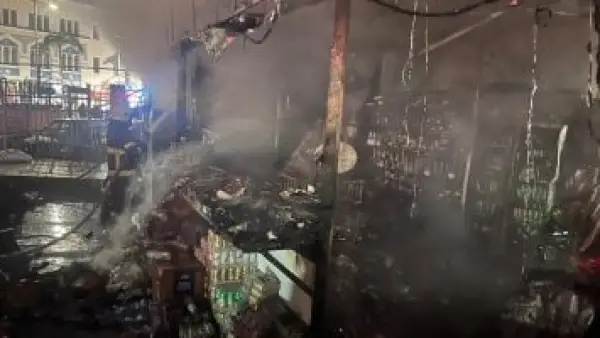 بسبب ماس كهربائي.. السيطرة على حريق أكشاك منطقة رمسيس دون خسائر بشرية