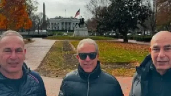 الدرندلي وحسام وإبراهيم حسن يجتمعون أمام البيت الأبيض قبيل قرعة كأس العالم