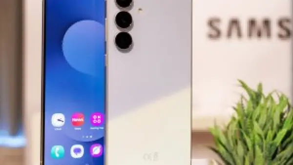 صدمة الأداء.. هاتف Galaxy S25 FE يسقط أمام Google Pixel 6a في اختبارات الكاميرا