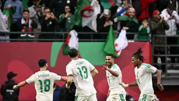 بث مباشر.. مواجهات نارية في جدول مباريات اليوم الأحد والقنوات الناقلة والمعلقين