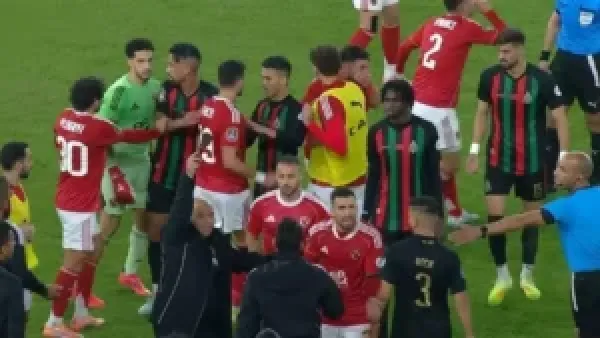الأهلي يرفع أربعة مطالب رسمية إلى الكاف بعد جدل حكم مباراة تريزيجيه