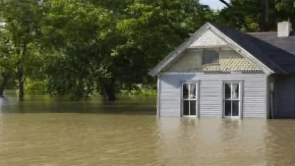 تفسير حلم غرق البيت يشير إلى تحذير العقل الباطن من تهديد وشيك للأمان والاستقرار النفسي