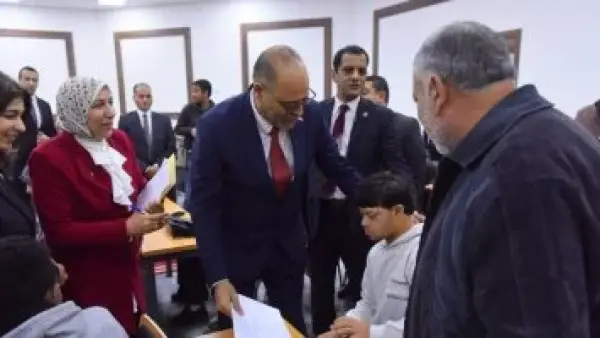 بمشاركة الجامعة الصينية.. وزير العمل يسلم 20 عقدًا جديدًا لذوي الهمم مطلع الأسبوع