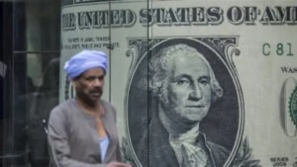 هدوء مفاجئ يسيطر على سعر الدولار.. ما الذي أوقف مضاربات السوق الموازية؟