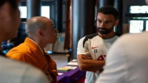 محمد صلاح يغيب عن مواجهة إنتر وبررايتون بعد استبعاده من قائمة ليفربول ويلقي رد فعل غير متوقع