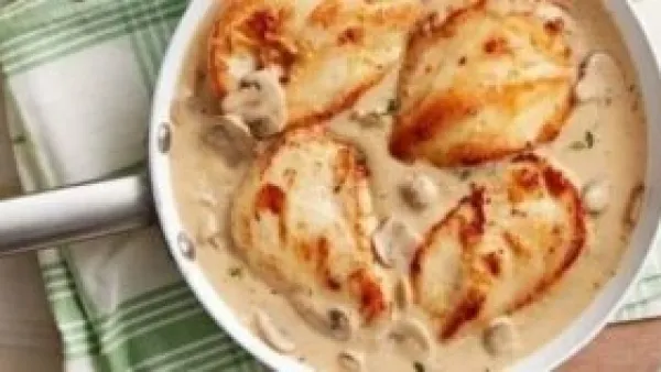 صدور دجاج بالكريمة بنفس الطعم الغني وبسعرات حرارية أقل