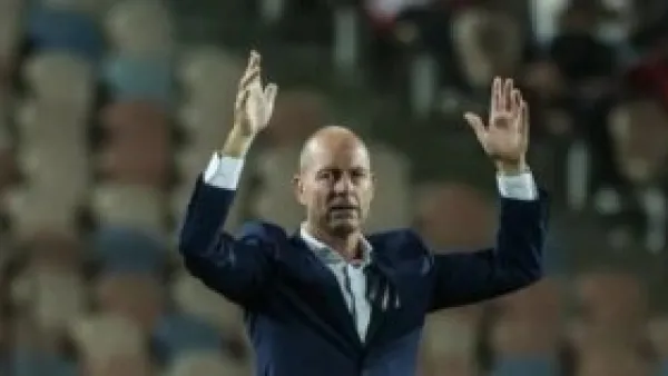 الأهلي يتنفس الصعداء.. عودة مروان عطية وكوكا تدعم قائمة الفريق قبل مواجهة المصري.